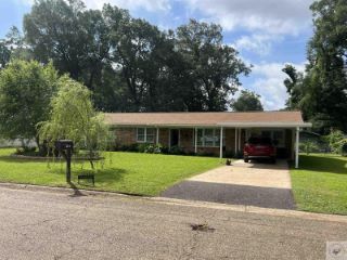 Foreclosed Home - 118 E PIONEER ST, 75501