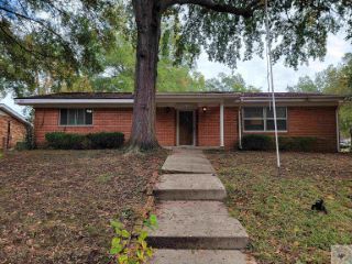 Foreclosed Home - 3902 POTOMAC AVE, 75503