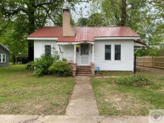 Foreclosed Home - 423 S RUNNELS ST, 75559