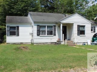 Foreclosed Home - 309 N FROST ST, 75570