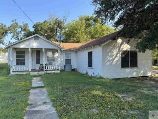 Foreclosed Home - 212 W US HIGHWAY 82, 75570