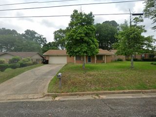 Foreclosed Home - 1305 COLGATE DR, 75601