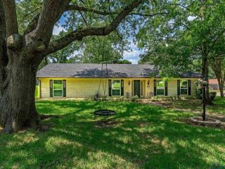 Foreclosed Home - 1515 AUBURN DR, 75601