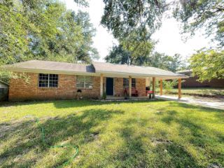 Foreclosed Home - 904 MEADOWBROOK DR, 75601