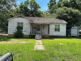 Foreclosed Home - 1207 S 12TH ST, 75602