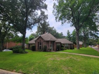 Foreclosed Home - 1003 LOVERS LN, 75604