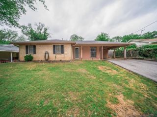 Foreclosed Home - 611 GOLFCREST DR, 75604