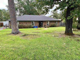 Foreclosed Home - 1000 SILVER FALLS RD, 75604