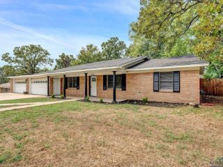 Foreclosed Home - 1705 PINERIDGE ST, 75604