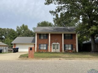 Foreclosed Home - 1209 ASHBOURNE LN, 75605