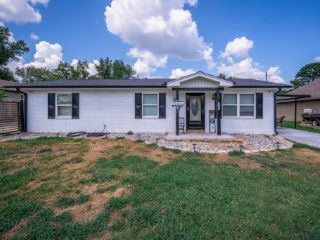 Foreclosed Home - 217 PRUITT ST, 75605