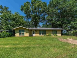 Foreclosed Home - 650 CRESTWOOD DR, 75630