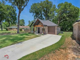 Foreclosed Home - 192 N PINEWOOD DR, 75633