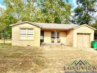 Foreclosed Home - 1011 BEAUTY SHOP RD, 75640