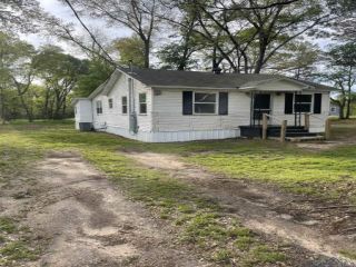 Foreclosed Home - 379 S CENTER ST, 75647