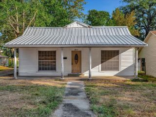 Foreclosed Home - 511 WOODLAWN ST, 75652