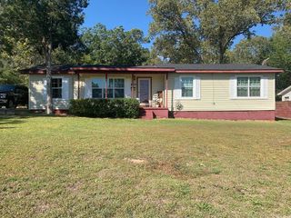 Foreclosed Home - 203 E COLLINS ST, 75654