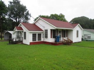Foreclosed Home - 2715 Cobb St, 75670