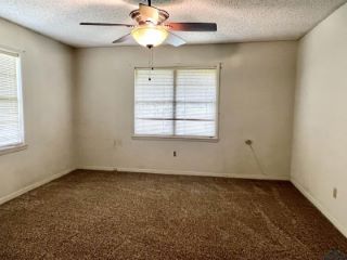 Foreclosed Home - 507 OAKLEY DR, 75672