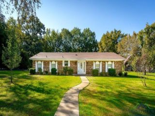 Foreclosed Home - 1335 HOLLY ST S, 75692