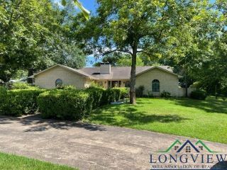 Foreclosed Home - 310 E TUTTLE RD, 75693