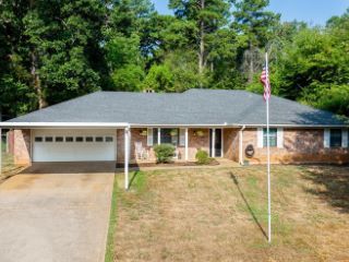 Foreclosed Home - 1101 IDLEWOOD DR, 75693
