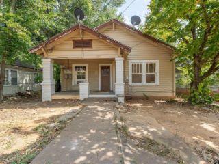 Foreclosed Home - 419 E BOW ST, 75702
