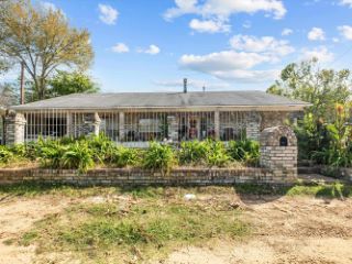 Foreclosed Home - 4886 LUCKY AVE, 75708