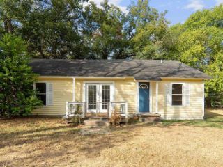 Foreclosed Home - 514 W MAIN ST, 75757