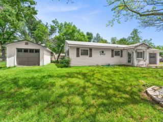 Foreclosed Home - 102 INDIANOLA RD, 75758