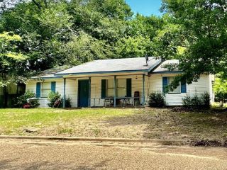 Foreclosed Home - 172 GASKINS ST, 75765