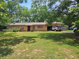 Foreclosed Home - 829 S PINEDA ST, 75766