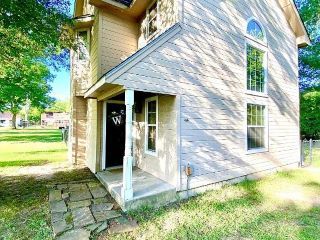 Foreclosed Home - 425 N PECAN ST, 75790
