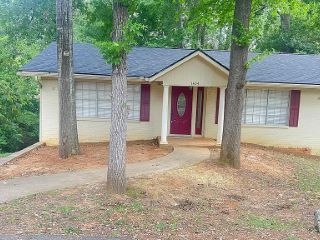 Foreclosed Home - 1404 E NECHES ST, 75801
