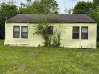 Foreclosed Home - 203 E JOHN ST, 75833