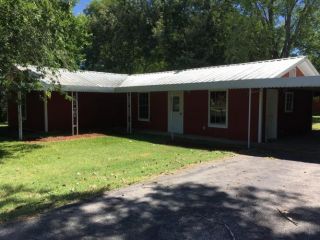 Foreclosed Home - 109 Trinlady Park, 75862
