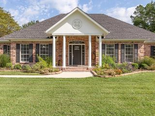 Foreclosed Home - 101 SOUTHERN TRACE DR, 75901
