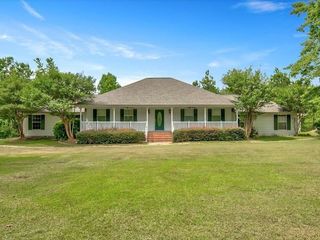 Foreclosed Home - 1072 WINGATE BLVD, 75931