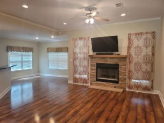 Foreclosed Home - 159 BREEZEWAY DR, 75931
