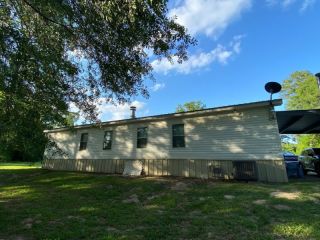Foreclosed Home - 1343 US HIGHWAY 96 N, 75935