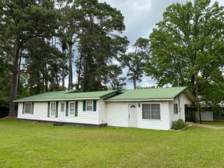 Foreclosed Home - 142 US HIGHWAY 96 N, 75935