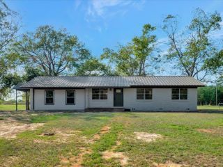Foreclosed Home - 741 COUNTY ROAD 3736, 75935