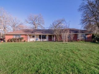Foreclosed Home - 16066 N US HIGHWAY 59, 75946