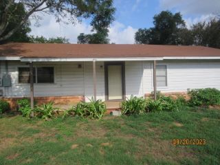 Foreclosed Home - 16945 N US HIGHWAY 59, 75946