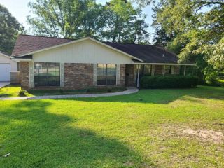 Foreclosed Home - 163 HOLMWOOD DR, 75951