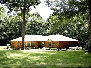 Foreclosed Home - 23 CHESTNUT CIR, 75951