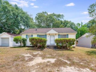 Foreclosed Home - 726 N FLETCHER ST, 75951
