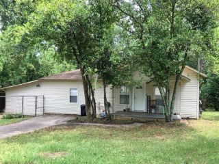 Foreclosed Home - 919 HOLLY OAK ST, 75964