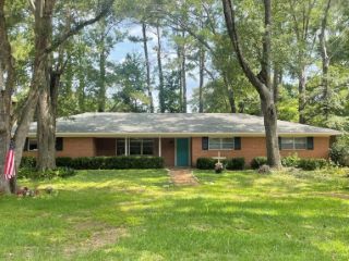 Foreclosed Home - 621 NORMA ST, 75965