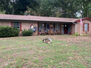 Foreclosed Home - 110 W 4TH ST, 75976